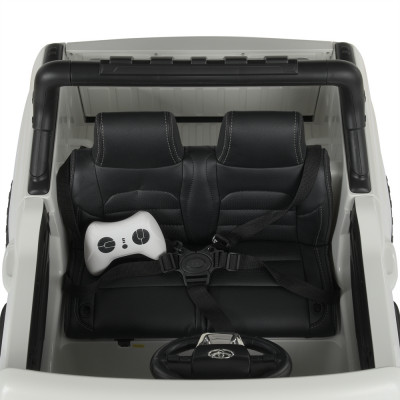 Дитячий електромобіль з пультом керування Toyota Hilux Bambi M 4919