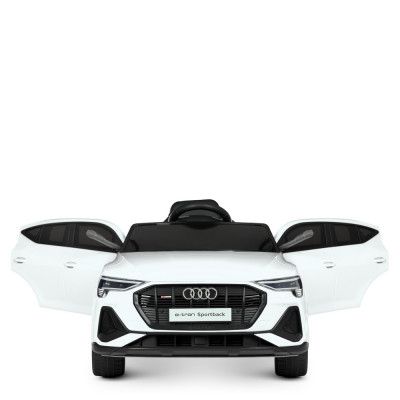 Дитячий електромобіль Audi e-tron Bambi M 4806