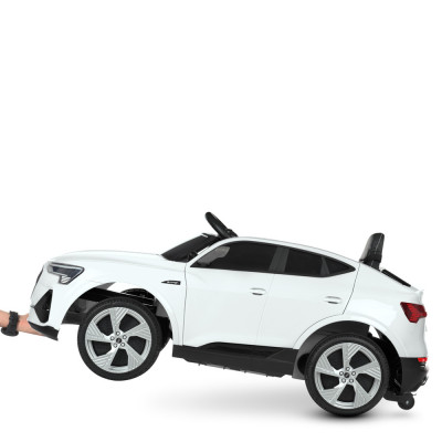 Дитячий електромобіль Audi e-tron Bambi M 4806